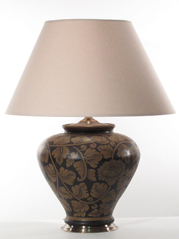 Classic Leaf Urn Lamp